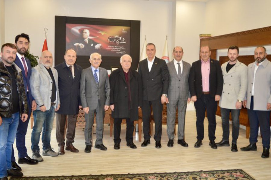 TBMM Eski Başkanı, Başbakan Yardımcısı ve Adalet Bakanı Cemil Çiçek ile Ankara Ticaret Odası Meclis Başkanı Mustafa Deryal, Genel Başkanımız Aydın Erkoç’u makamında ziyaret etti.
